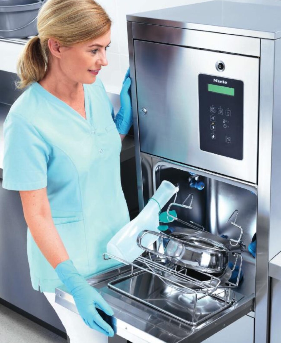 Washer-disinfector in a care facility